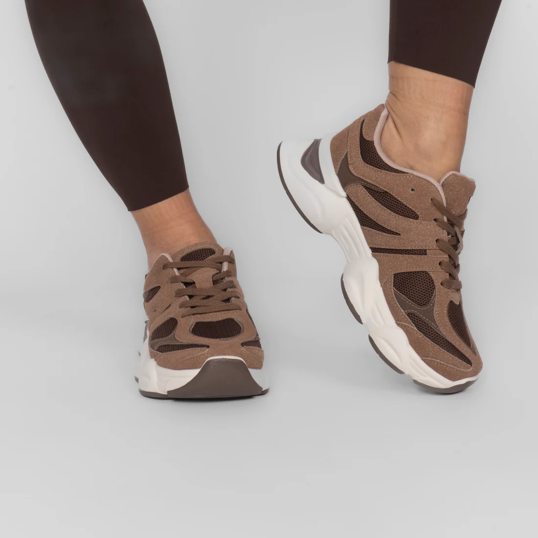 Essential Chunky Sneaker - Image 4