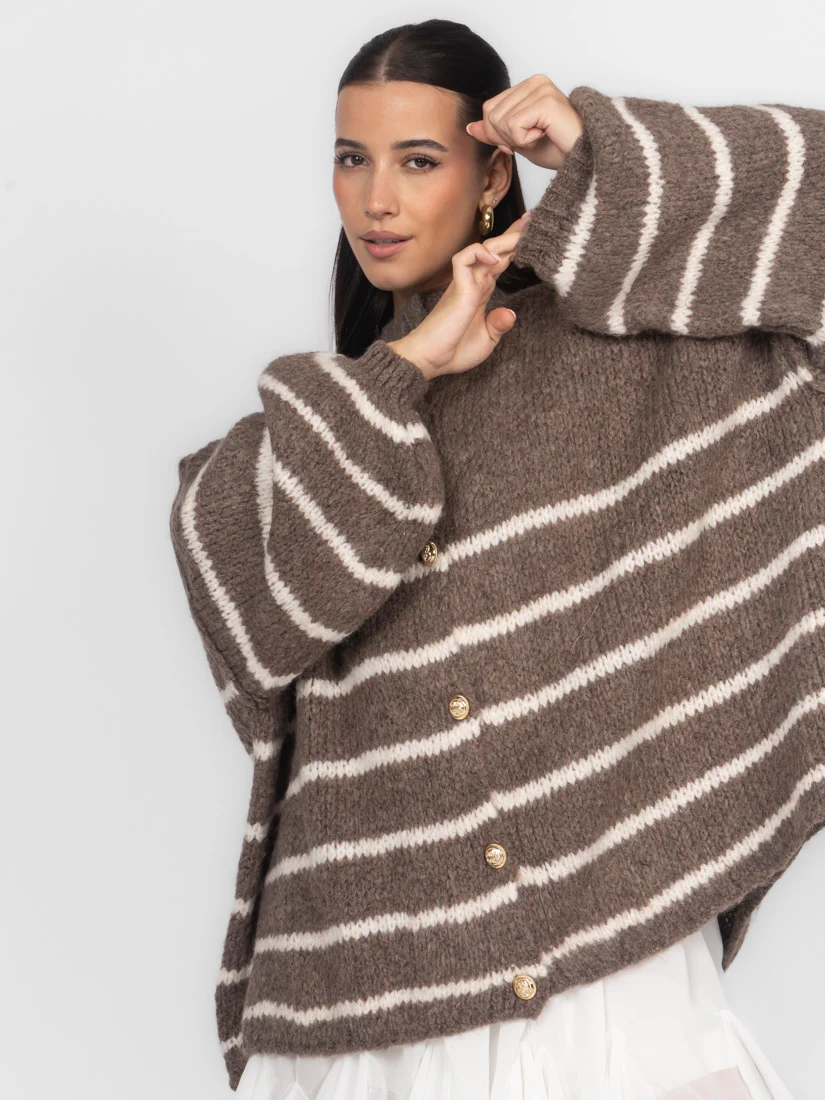 Oversized Cardigan „CozyGlam“ – Stripe Edition - Image 10