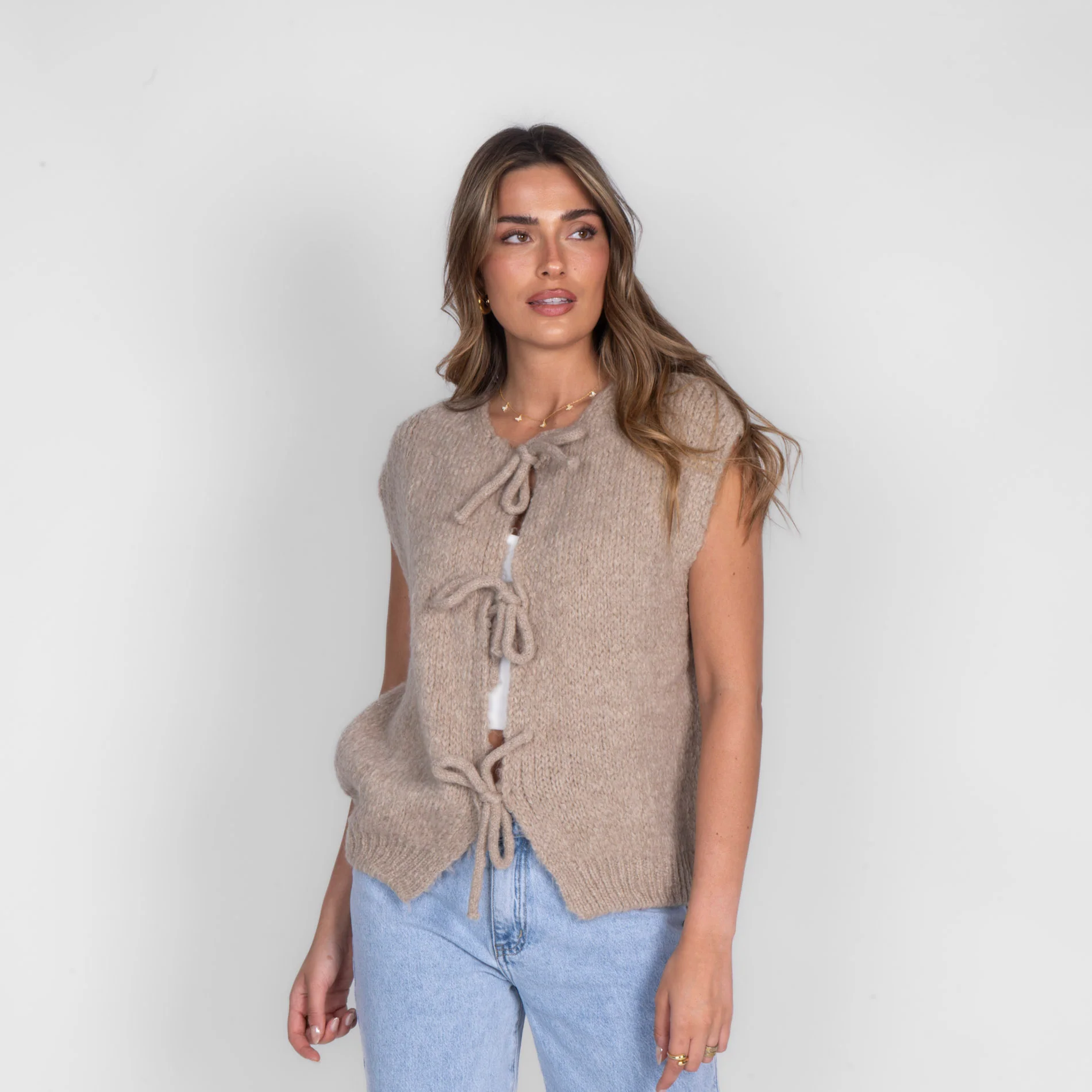 Strickweste mit Schleifen - Image 14
